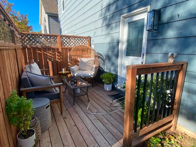 Downtown C'Town 3 BDRM, 1.5 Bath Beautifully Renovated Townhouse - Photo 9