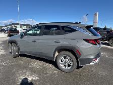 2025 Hyundai Tucson Preferred AWD LOW MILEAGE WITH A NEW BREATHT - Photo 3