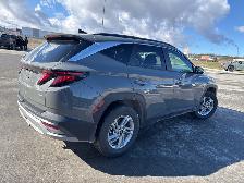 2025 Hyundai Tucson Preferred AWD LOW MILEAGE WITH A NEW BREATHT - Photo 5