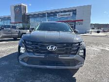 2025 Hyundai Tucson Preferred AWD LOW MILEAGE WITH A NEW BREATHT - Photo 8