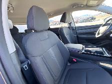 2025 Hyundai Tucson Preferred AWD LOW MILEAGE WITH A NEW BREATHT - Photo 11