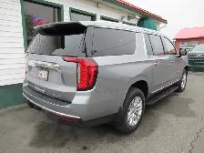 2023 GMC Yukon XL SLT | One Owner | Grey Leather | Pano Roof | N - Photo 13