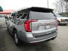 2023 GMC Yukon XL SLT | One Owner | Grey Leather | Pano Roof | N - Photo 17