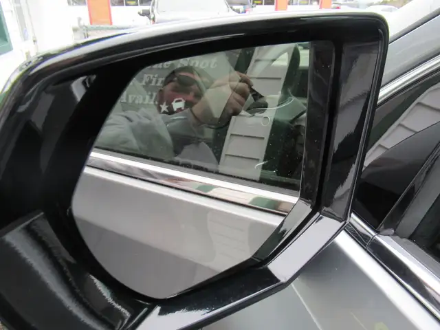 2023 GMC Yukon XL SLT | One Owner | Grey Leather | Pano Roof | N - Photo 20