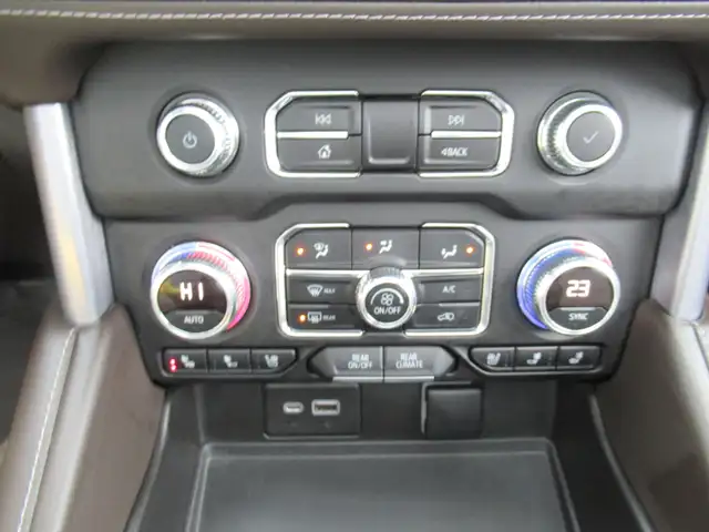 2023 GMC Yukon XL SLT | One Owner | Grey Leather | Pano Roof | N - Photo 28