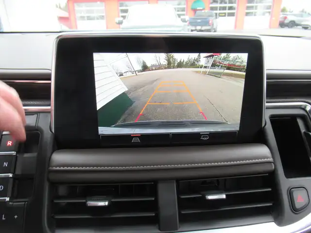 2023 GMC Yukon XL SLT | One Owner | Grey Leather | Pano Roof | N - Photo 32