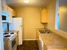 College Park 2 Bedroom - Photo 2