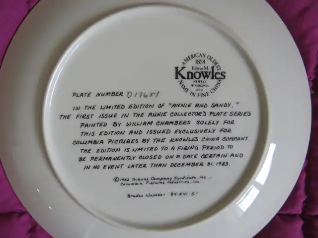 ANNIE and SANDY COLLECTOR PLATE - Photo 2