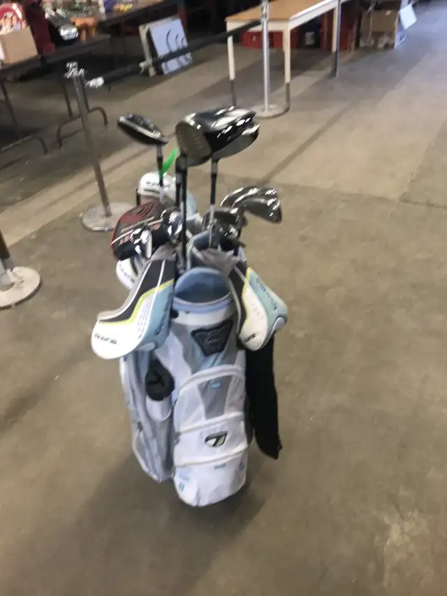 TAYLOR MADE GOLF BAG, IRONS, WOODS (RIGHT HAND) - Photo 3