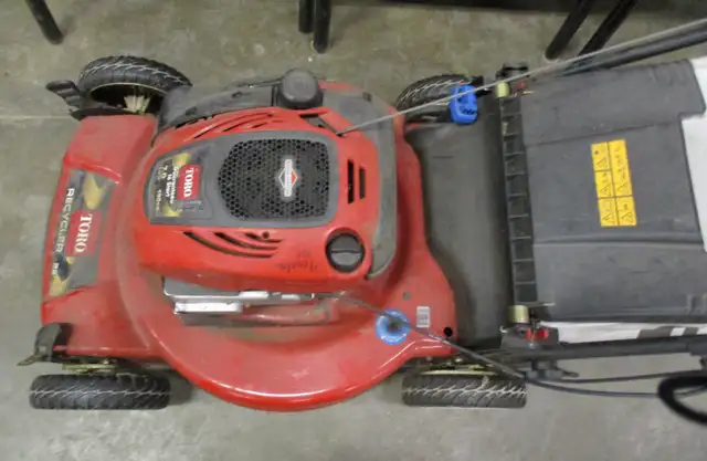 TORO 22' RECYCLER SELF PROPELLED LAWN MOWER - Photo 2