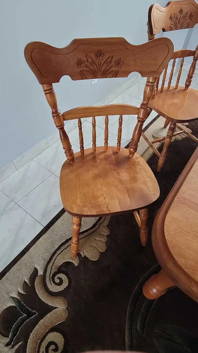 Dining/kitchen table and chairs - Photo 5