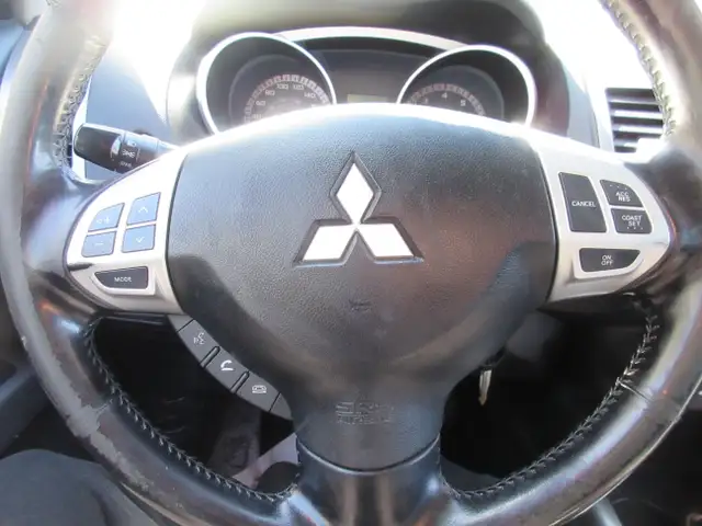 2009 Mitsubishi Outlander ES - Photo 8
