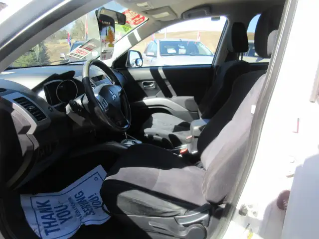 2009 Mitsubishi Outlander ES - Photo 10
