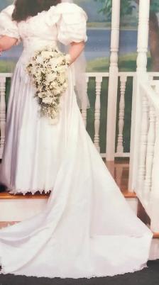 Wedding Dress & Veil for sale - 100% silk
