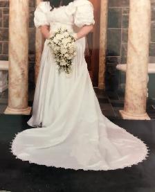 Wedding Dress & Veil for sale - 100% silk - Photo 2