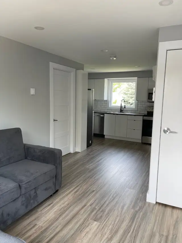 Modern 1BR Waterfront Suite on Niagara Blvd - Parking and Water - Photo 2