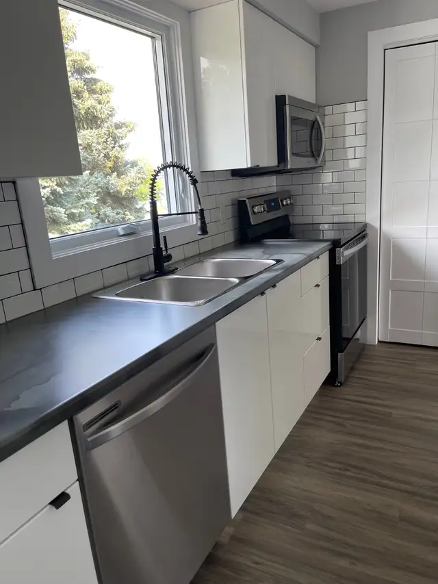 Modern 1BR Waterfront Suite on Niagara Blvd - Parking and Water - Photo 5