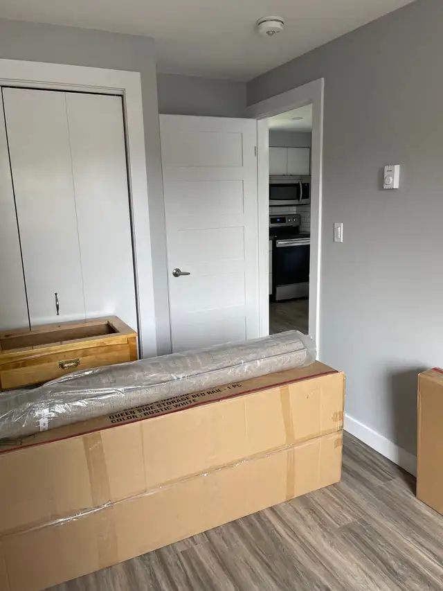 Modern 1BR Waterfront Suite on Niagara Blvd - Parking and Water - Photo 8