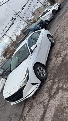 2021 Hyundai Elantra - Photo 2