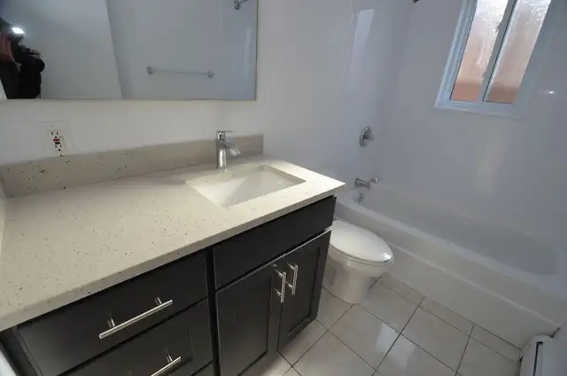 North End 2-Bdrm Quiet Building - Avail now or May - 567 Ontario - Photo 10