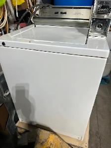 Commercial Whirlpool Top Load  Coin  Washer.