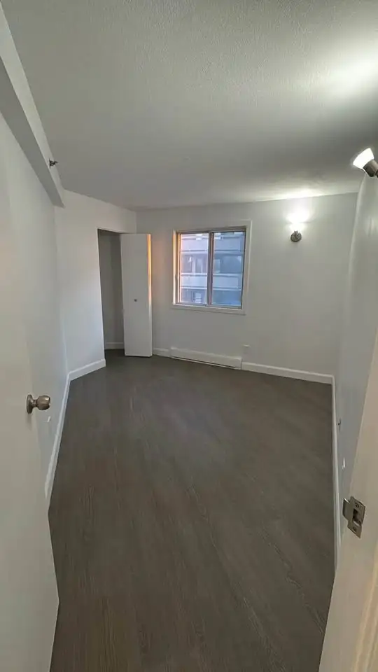 4 1/2 condo rénové près Cegep Bois de Boulogne - Photo 5