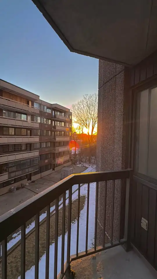 4 1/2 condo rénové près Cegep Bois de Boulogne - Photo 9