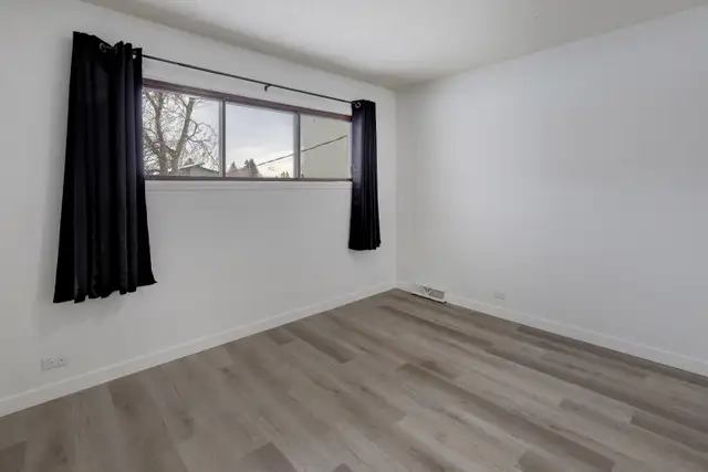 INVESTMENT OPPORTUNITY! SHAGANAPPI HOME FOR SALE ON A LARGE LOT - Photo 9