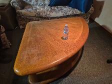 Coffee table, 2 side tables Free