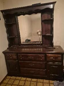 Dresser with Mirror Free