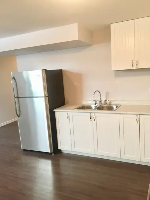 ALL INCLUSIVE- 2 bedroom Apartment Availabe June 1, 2026 - Photo 3
