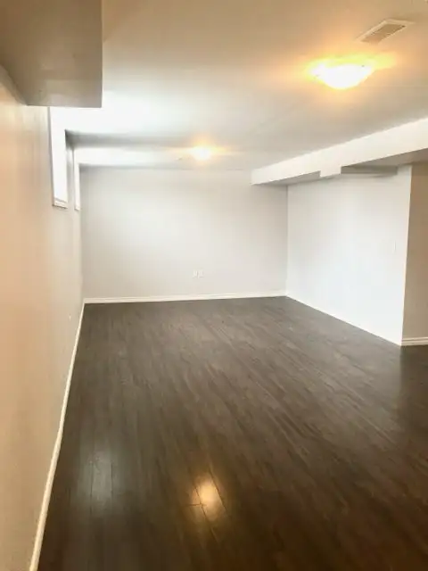 ALL INCLUSIVE- 2 bedroom Apartment Availabe June 1, 2026 - Photo 4