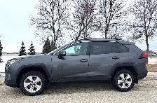 2019 Toyota RAV4 XLE AWD ONE OWNER LOCAL TRADE - WARRANTY INCL - Photo 2
