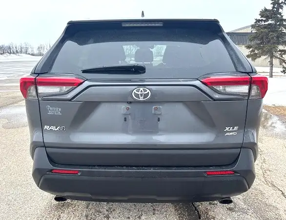 2019 Toyota RAV4 XLE AWD ONE OWNER LOCAL TRADE - WARRANTY INCL - Photo 4