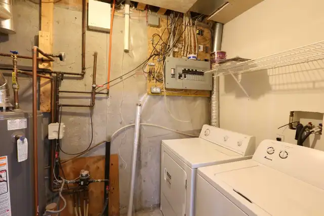 2 Bdr Lower Suite in Broders Annex Available May.1 - Photo 7