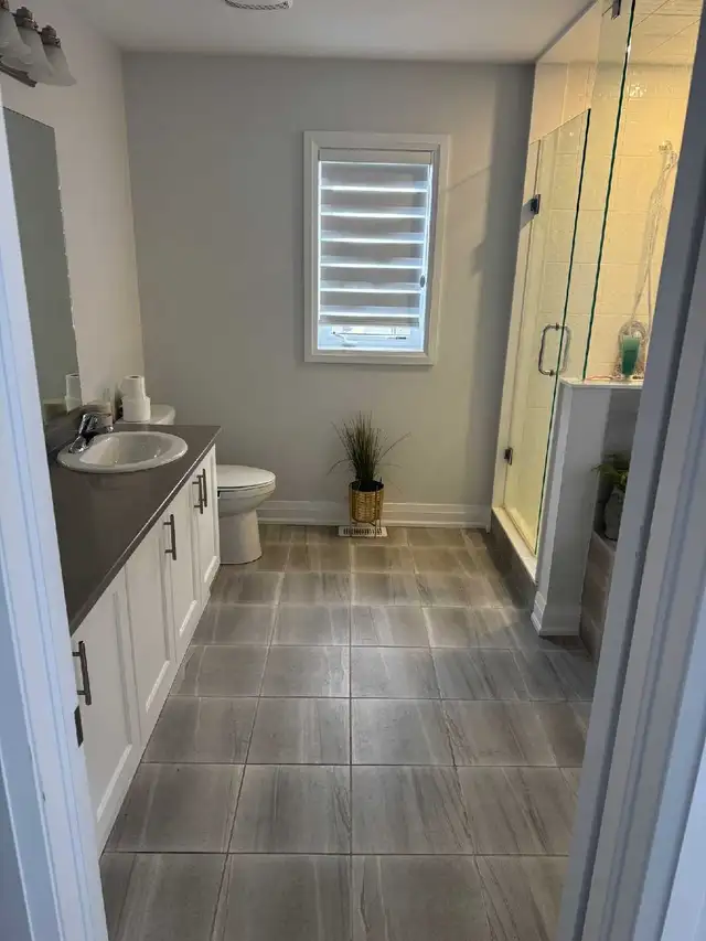 Master bedroom with beautiful washroom available from 1st May - Photo 5