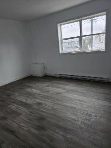 103 Winslow #1 - 3BR West, W/D, close to amenities - Photo 2