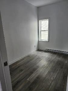 103 Winslow #1 - 3BR West, W/D, close to amenities - Photo 4