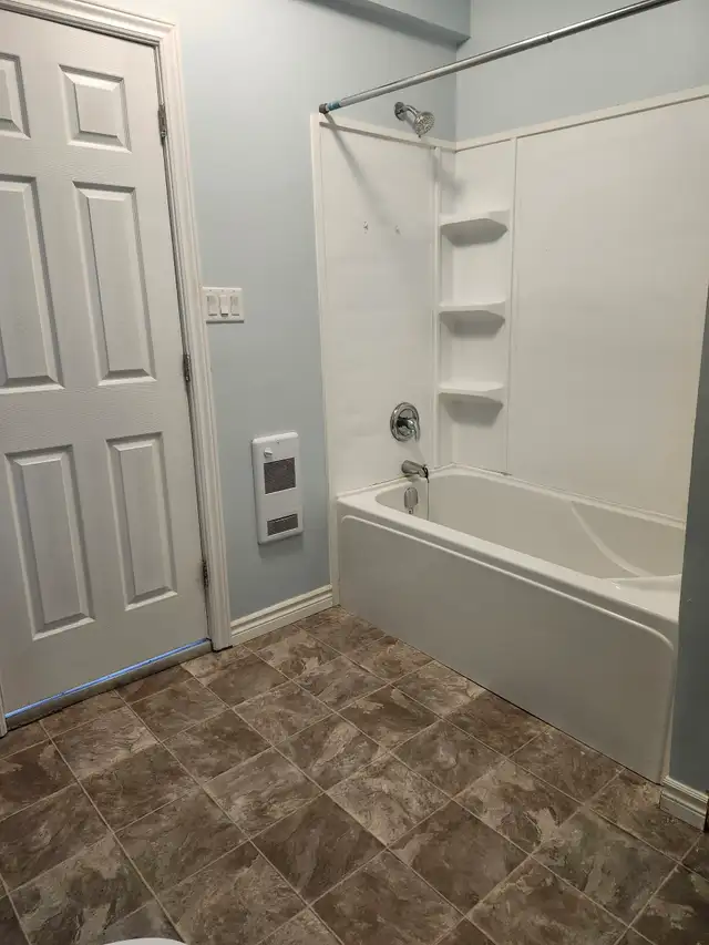 103 Winslow #1 - 3BR West, W/D, close to amenities - Photo 12