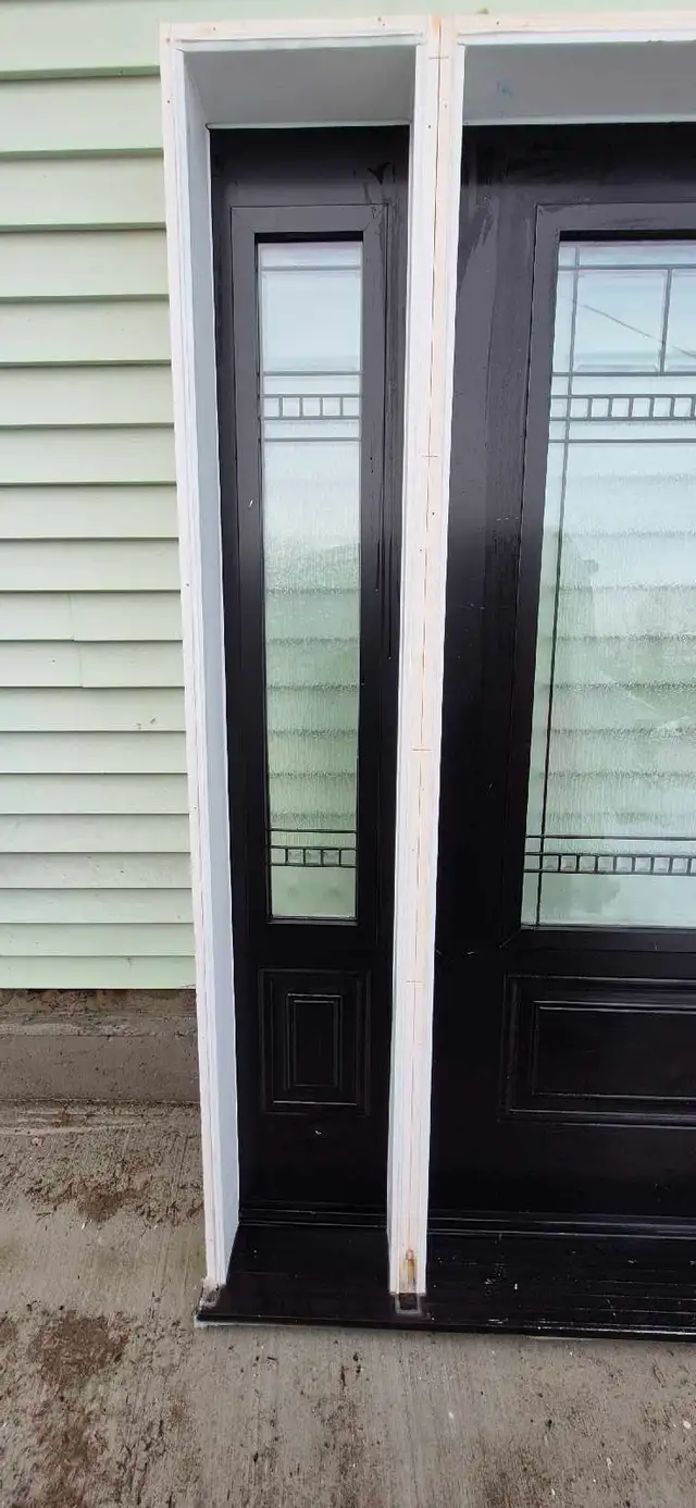 Beautiful Entrance Door - Photo 3