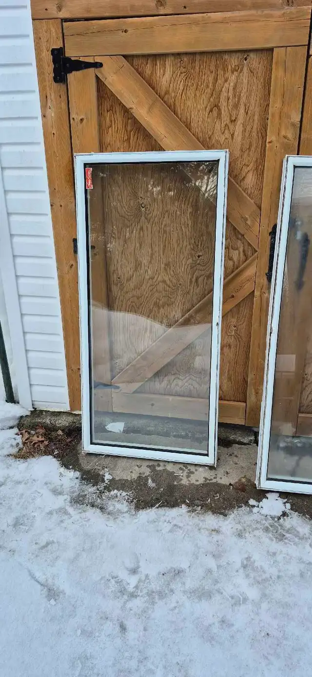 Used Windows 29x61 - Photo 3