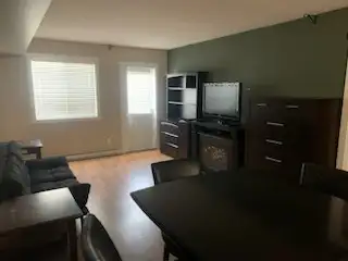 1000 a month Anzac condo rental - mid to long term tenant only