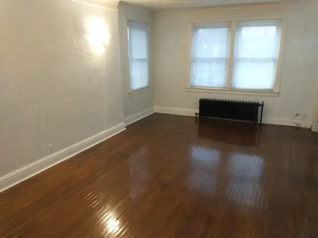 Large one bedroom apartment. Jackson park. $1,200 - Photo 2