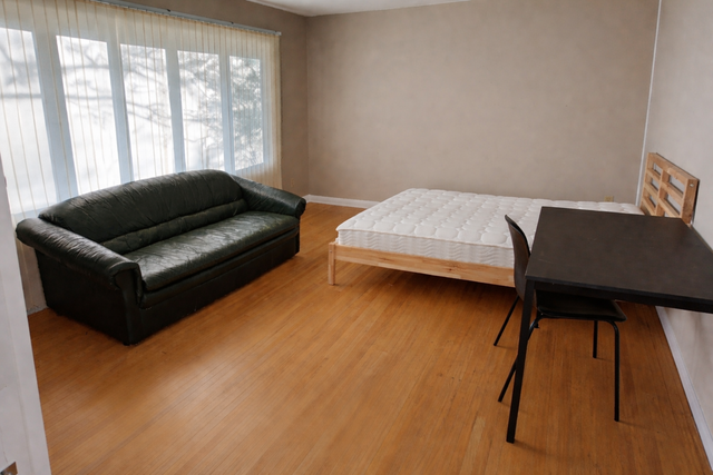 Room for rent | 15 min walk to western - Photo 3