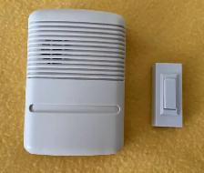 SONNETTE DE PORTE. NEUVE  CARILLON   BOUTON PRESSOIR