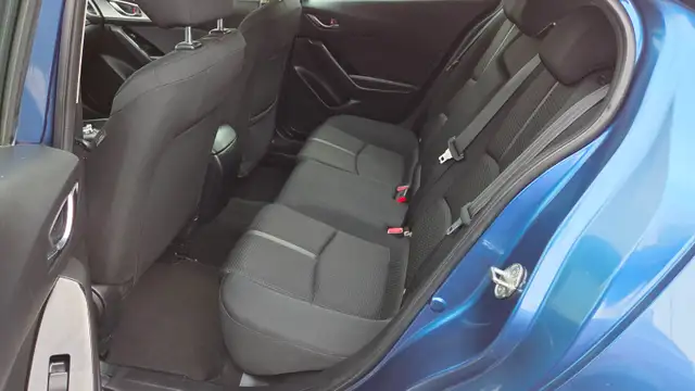 CERTIFIED 2018 MAZDA3  SPORT - SUN  / HTD SEATS   MORE - YORKTON - Photo 9