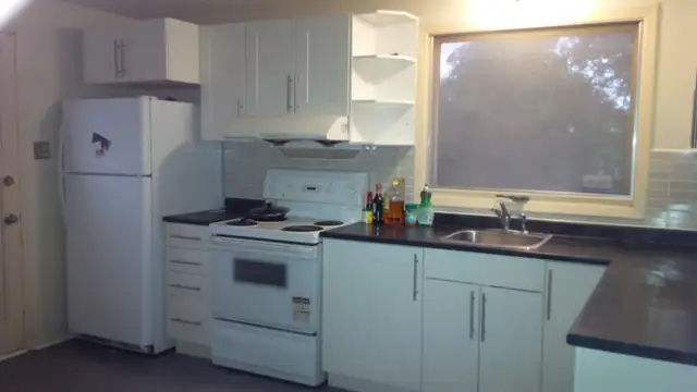 All Inclusive Large Private Bedroom near Carleton & Algonquin - Photo 6