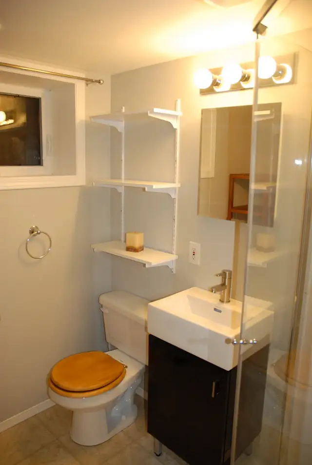 Basement suite - Photo 10