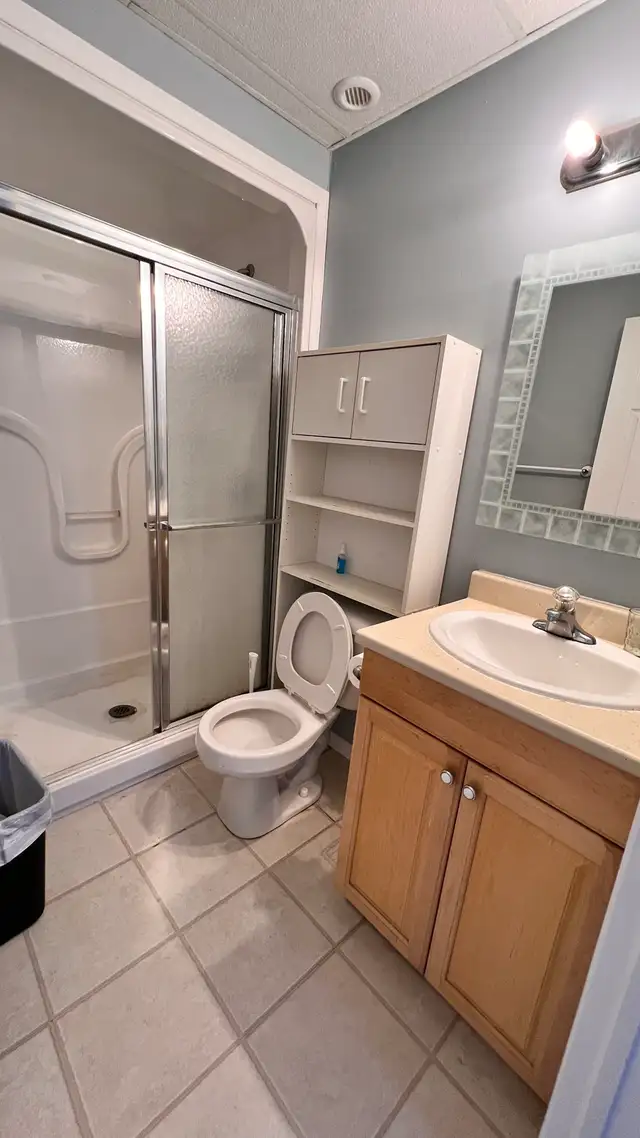 Private room opposite Fanshawe Oxford campus - April  2026-$750 - Photo 6