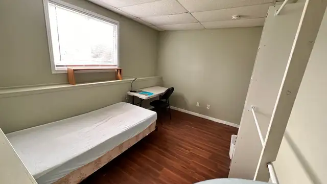 Private room opposite Fanshawe Oxford campus - April  2026-$750 - Photo 9